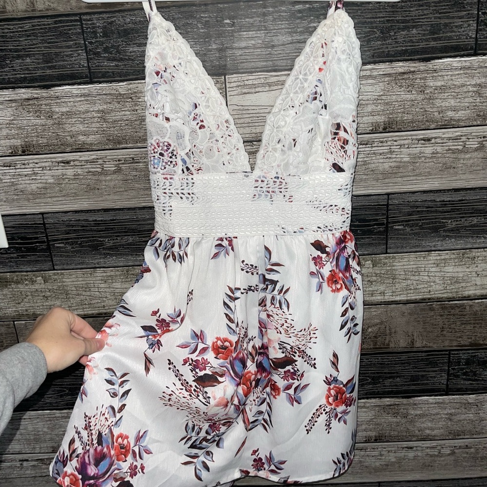 the cutest floral dress🤩
